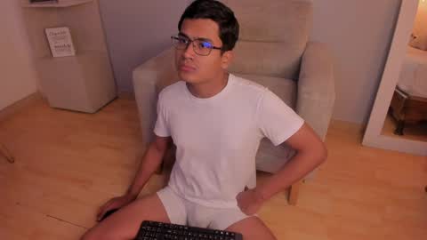 Snapshot of thiagovega_ chatting on April 15, 2026, 4:08 am thiagovega_ online show from April 15, 2026, 4:08 am