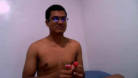 Snapshot of thiagovega_ chatting on April 20, 2026, 3:31 am thiagovega_ online show from April 20, 2026, 3:31 am