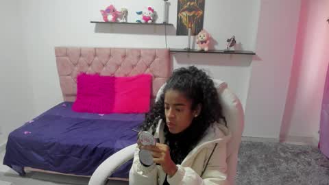 thianahorny online show from January 13, 2026, 12:32 pm