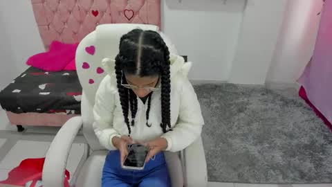 thianahornyy online show from February 16, 2026, 1:29 pm