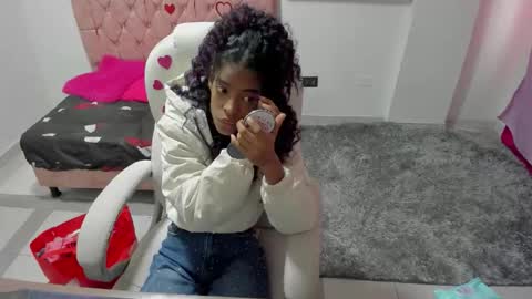 thianahornyy online show from February 17, 2026, 12:45 pm