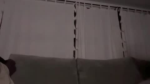 thiccbull12 online show from April 30, 2026, 9:37 am