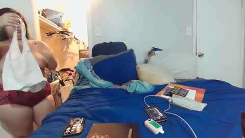 Snapshot of thiccxe chatting on January 7, 2025, 6:05 am GinWitDaJuice online show from January 7, 2025, 6:05 am