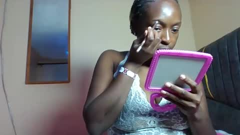 thick_booby83 online show from April 9, 2026, 8:25 pm