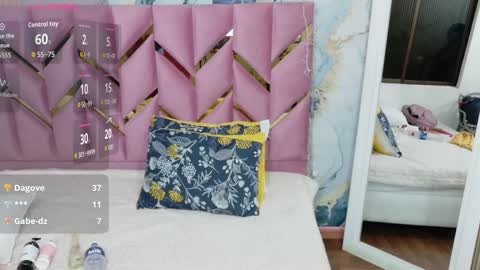 Snapshot of thickbrunnett chatting on October 21, 2025, 2:45 am SOFIA online show from October 21, 2025, 2:45 am