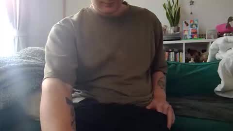 Snapshot of thickplantguy chatting on November 16, 2025, 1:06 pm thickplantguy online show from November 16, 2025, 1:06 pm