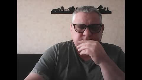 Snapshot of thierrysymp chatting on February 4, 2025, 10:32 am Thierrysymp online show from February 4, 2025, 10:32 am