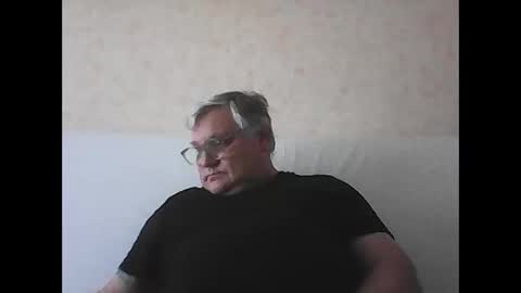 Snapshot of thierrysymp chatting on September 30, 2025, 3:28 pm Thierrysymp online show from September 30, 2025, 3:28 pm