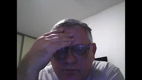 Snapshot of thierrysymp chatting on November 1, 2025, 12:01 am Thierrysymp online show from November 1, 2025, 12:01 am