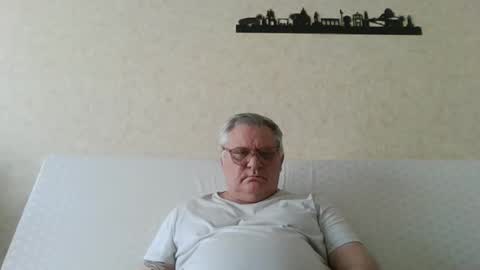 Thierrysymp online show from April 5, 2026, 4:59 pm