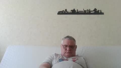 Thierrysymp online show from April 19, 2026, 1:32 pm