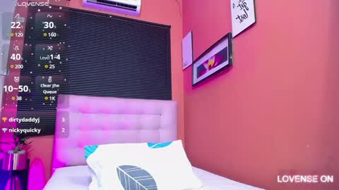 Snapshot of thin_eva chatting on February 25, 2025, 8:30 pm Eva online show from February 25, 2025, 8:30 pm