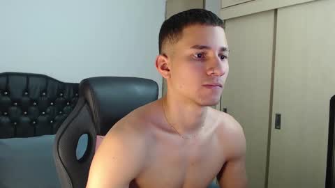 Snapshot of thin_tommy11 chatting on January 16, 2025, 2:09 am thin_tommy11 online show from January 16, 2025, 2:09 am