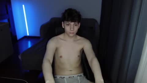 Snapshot of thomas617826 chatting on March 6, 2025, 9:09 pm Thomas Hill online show from March 6, 2025, 9:09 pm