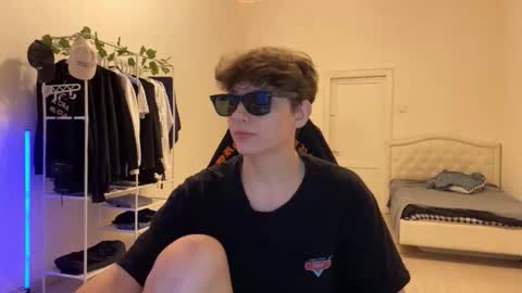 Snapshot of thomas617826 chatting on November 2, 2025, 10:34 pm Thomas Hill online show from November 2, 2025, 10:34 pm