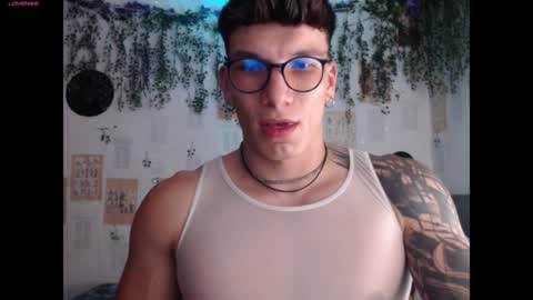 Snapshot of thomas_fuckboy chatting on January 18, 2025, 7:38 am Thomas Grey online show from January 18, 2025, 7:38 am