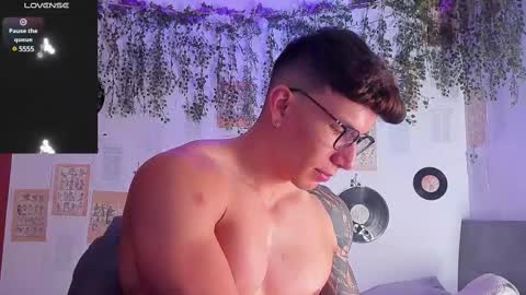 Snapshot of thomas_fuckboy chatting on March 3, 2025, 11:33 am Thomas Grey online show from March 3, 2025, 11:33 am