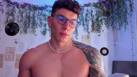 Snapshot of thomas_fuckboy chatting on March 9, 2025, 9:02 am Thomas Grey online show from March 9, 2025, 9:02 am