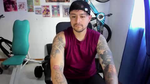 Snapshot of thomas_rol chatting on November 26, 2025, 6:20 pm Thomas online show from November 26, 2025, 6:20 pm