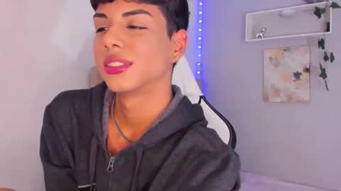 Snapshot of thomas_wild chatting on October 20, 2025, 10:16 am Thomas online show from October 20, 2025, 10:16 am