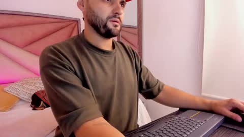 Snapshot of thomasdavila chatting on October 22, 2025, 2:12 am thomasdavila online show from October 22, 2025, 2:12 am