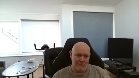 thomash32 online show from October 12, 2025, 11:20 am