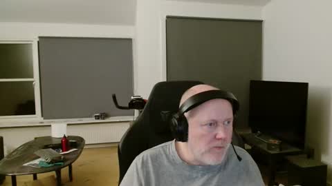 thomash32 online show from November 11, 2025, 7:36 pm