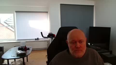 thomash32 online show from November 16, 2025, 11:38 am