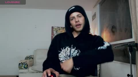 Snapshot of thomasjons chatting on May 4, 2026, 3:13 am thomasjons online show from May 4, 2026, 3:13 am