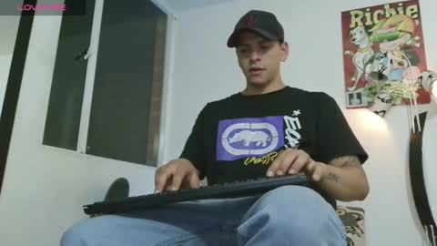 Snapshot of thomasjons chatting on June 14, 2026, 2:20 am thomasjons online show from June 14, 2026, 2:20 am