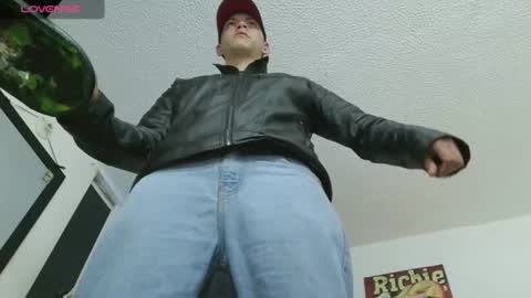 Snapshot of thomasjons chatting on June 14, 2026, 2:24 am thomasjons online show from June 14, 2026, 2:24 am