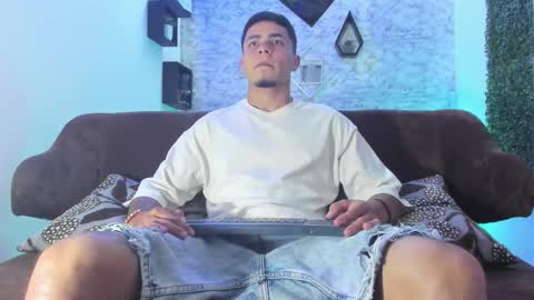 Snapshot of thomass_conor chatting on October 20, 2025, 10:10 pm thomass_conor online show from October 20, 2025, 10:10 pm