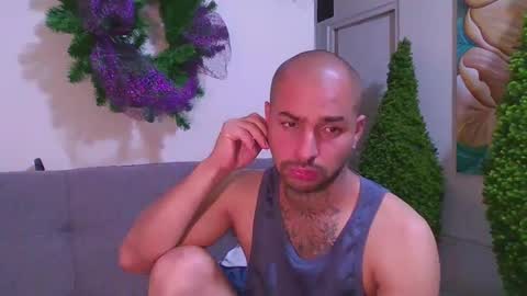 thomas  smith online show from February 20, 2025, 10:48 pm