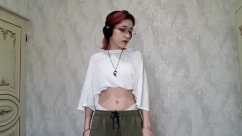 Lina online show from December 5, 2025, 11:30 am