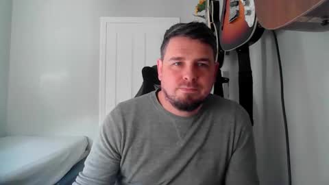 Snapshot of thomisfra chatting on October 22, 2025, 11:32 am thomisfra online show from October 22, 2025, 11:32 am