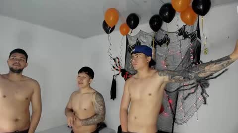 Snapshot of thomson_hot01 chatting on October 18, 2025, 5:21 am thomson_hot01 online show from October 18, 2025, 5:21 am