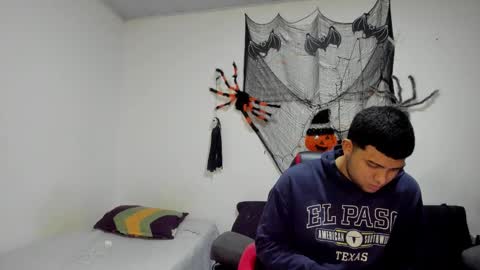 Snapshot of thomson_hot01 chatting on October 31, 2025, 6:14 am thomson_hot01 online show from October 31, 2025, 6:14 am