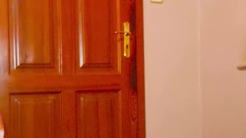 Thongsandstocking online show from December 17, 2025, 12:05 am