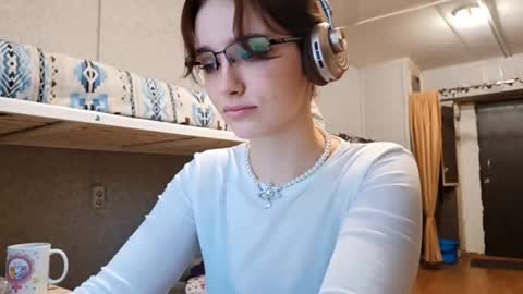 Snapshot of thorashortle chatting on October 15, 2025, 1:00 pm Grace online show from October 15, 2025, 1:00 pm