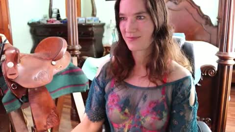 ThornburyRose online show from February 21, 2026, 6:42 pm