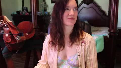 ThornburyRose online show from March 12, 2026, 7:09 pm