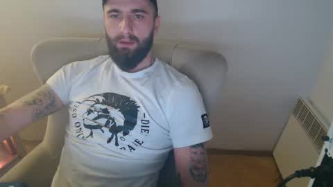 Snapshot of thug__ chatting on December 14, 2024, 3:29 am HugeJuicy online show from December 14, 2024, 3:29 am