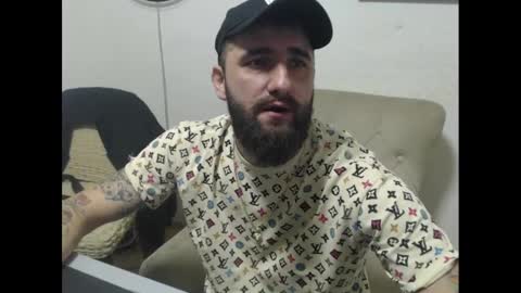 Snapshot of thug__ chatting on December 19, 2024, 2:56 am HugeJuicy online show from December 19, 2024, 2:56 am