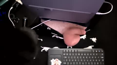 thunder8u42 online show from September 28, 2025, 9:36 am