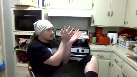 thunder8u42 online show from October 29, 2025, 7:32 am