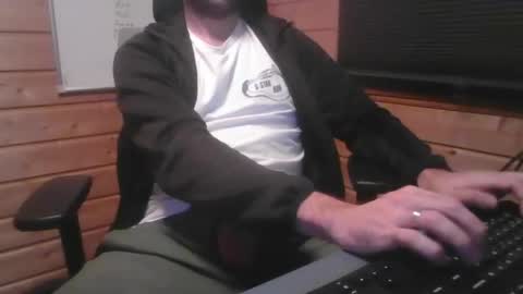 Snapshot of thx_4some_sharing chatting on October 5, 2025, 12:09 am toobigcockforonegirl online show from October 5, 2025, 12:09 am