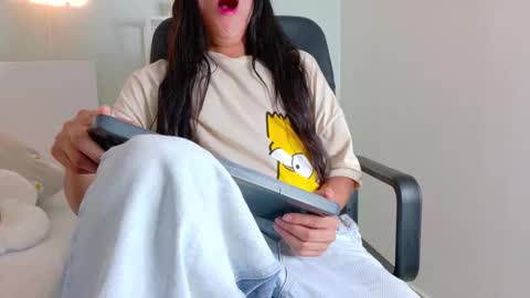 Snapshot of tiana_cinnamon chatting on November 5, 2025, 8:31 pm TIANA online show from November 5, 2025, 8:31 pm