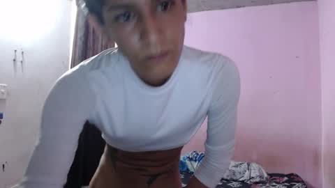 Snapshot of tianiiss_sweet chatting on November 19, 2025, 12:05 pm Tiana online show from November 19, 2025, 12:05 pm