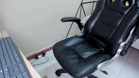 Snapshot of tiara_latina chatting on February 26, 2026, 12:20 am Tiara online show from February 26, 2026, 12:20 am