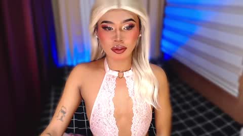 Snapshot of tiara_perezx chatting on October 26, 2025, 7:53 pm Sam online show from October 26, 2025, 7:53 pm